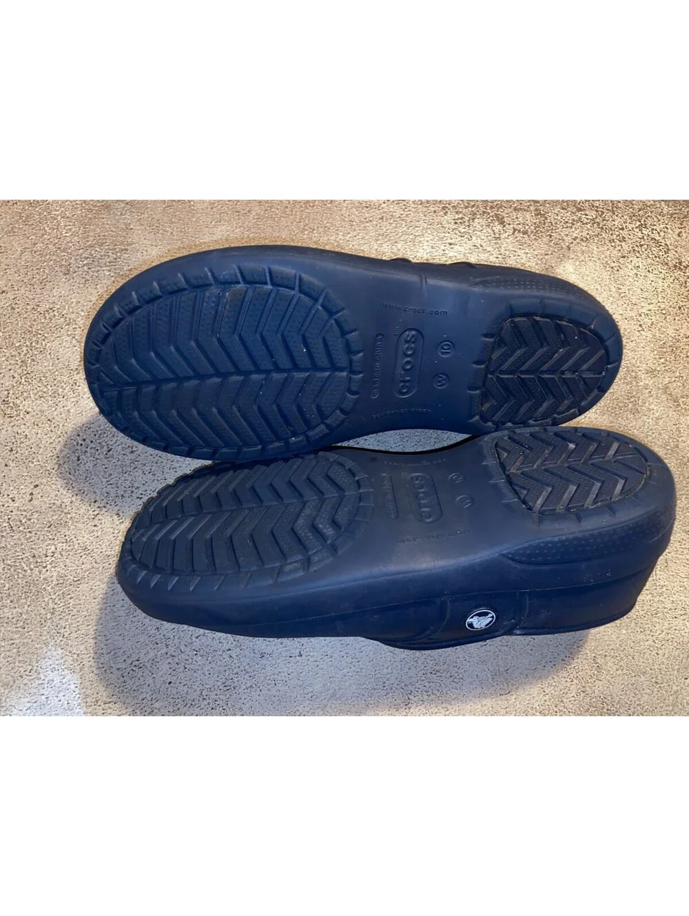 Crocs Women’s Size 10 Slip Resistant Black Clogs Nurse Shoes Argyle Work Comfort